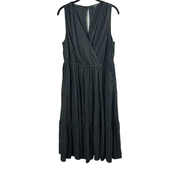 Torrid Black Crinkle Knit Surplice Skater Dress Size 1X - Picture 2 of 12